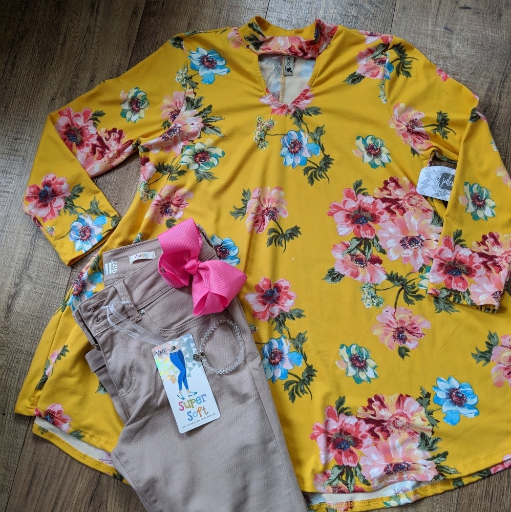 NWT Floral Key Hole Blouse Size 12/14